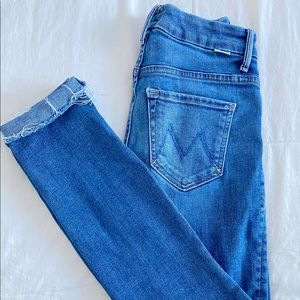 MOTHER — High Waisted Looker Ankle Fray Jeans